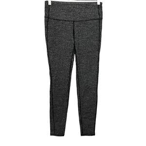 ATHLETA MID-RISE FULL LENGTH YOGA LEGGINGS, WOMENS, XS, BLACK & GREY ZIGZAG PATT